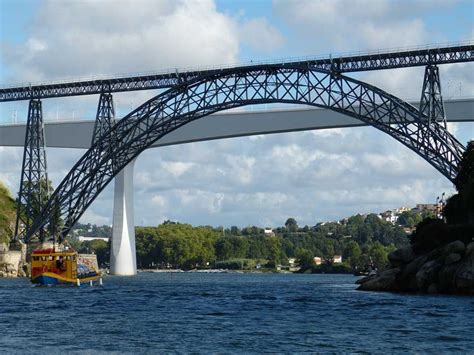 Porto Bridges: Tragedies, Elegance, Centenary Engineering.